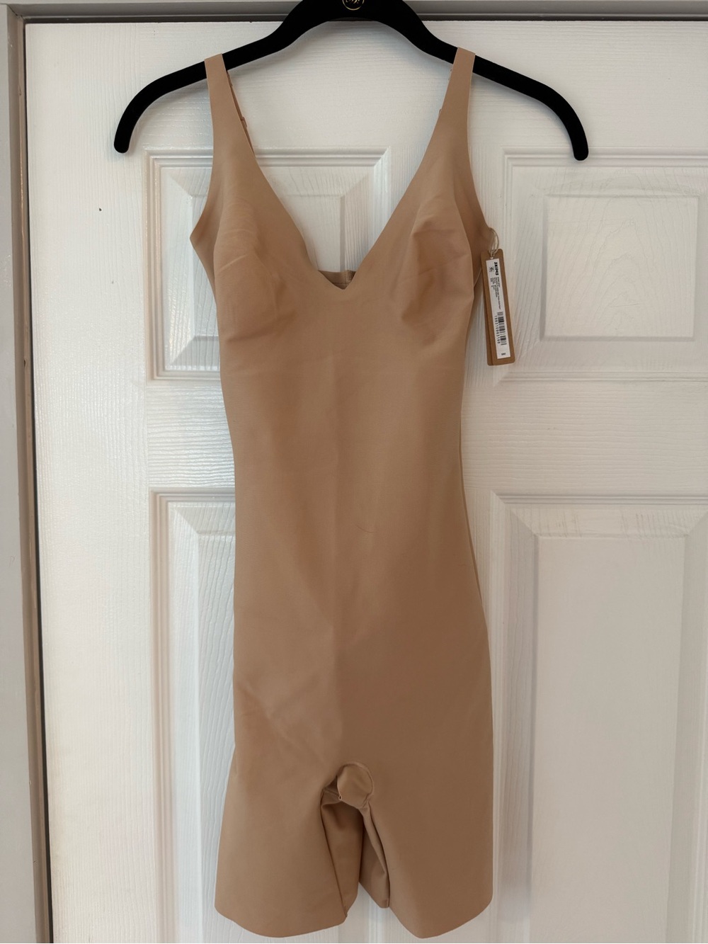 NWT SKIMS Body Unlined Plunge Mid Thigh Bodysuit Clay M
